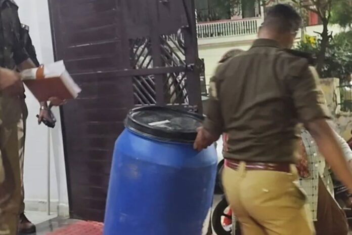 1771959382-34ed65184b2c89bc22902caf838b9346 ডাক্তার বানাতে চেয়েছিলেন বাবা, হত্যা করে ড্রামে ভরল ছেলে