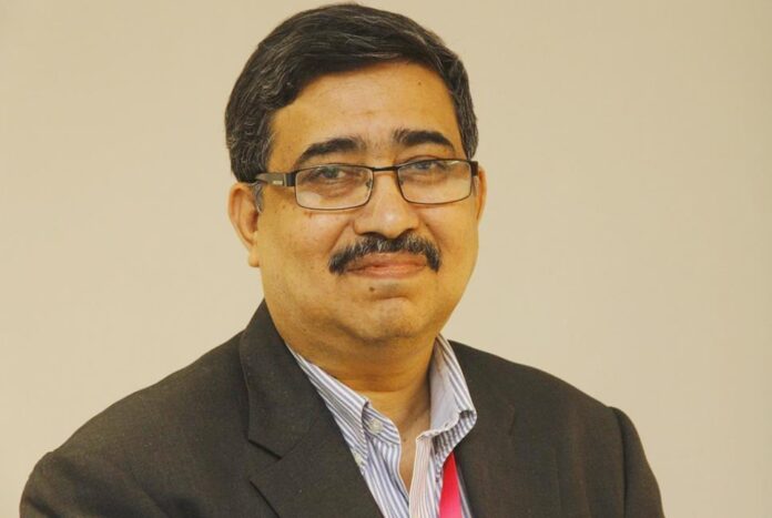 অর্থনীতির চালকের আসনে থাকা ব্যক্তি খাতে আরো সহায়তা দরকার