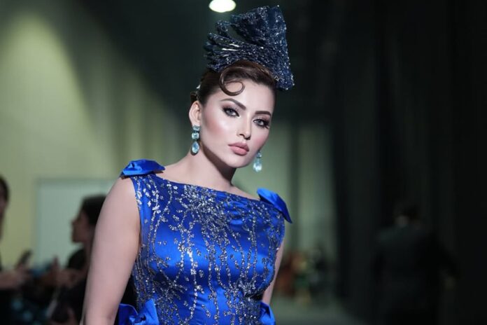 জন্মদিনে ১৬ কোটির হীরার কেক কাটলেন উর্বশী