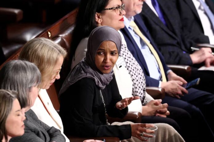 1772097596-37744c9dafb2ebfaa90c1c04422bce8d দুই মুসলিম নারী কংগ্রেস সদস্যকে দেশ থেকে বের করে দেয়ার দাবি ট্রাম্পের