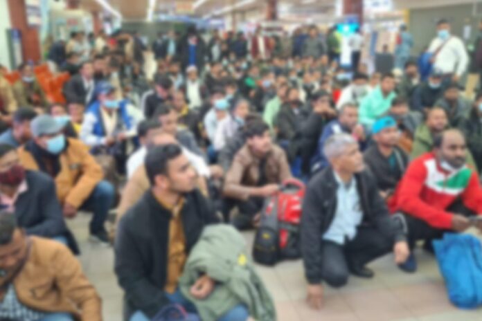 লিবিয়া থেকে ফিরলেন ১৭৫ বাংলাদেশি