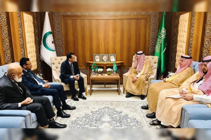 জেদ্দায় ৫ দেশের মন্ত্রীদের সঙ্গে পররাষ্ট্রমন্ত্রীর বৈঠক