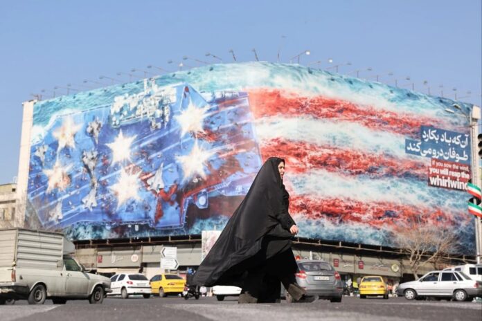 মার্কিন হামলার শঙ্কা, দ্রুত নাগরিকদের ইরান ছাড়তে বলল চীন