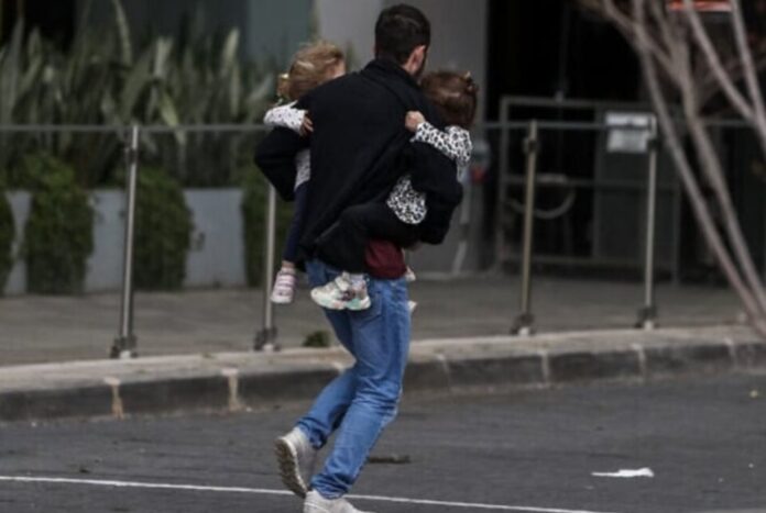 ইরানের হামলায় ভয়ে বাঙ্কারে লাখ লাখ ইসরায়েলি