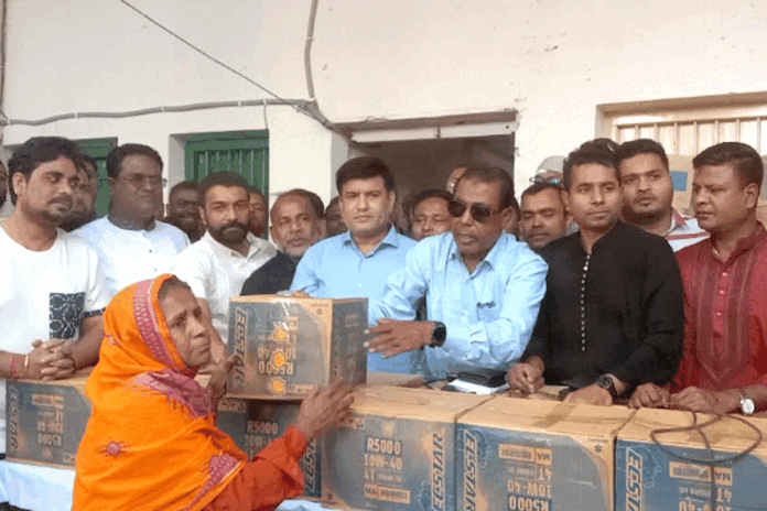 তারেক রহমানের নিদের্শনায় বগুড়ায় ঈদ সামগ্রী বিতরণ