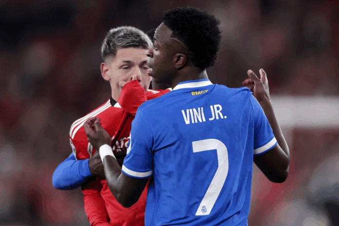 মাঠে মুখ ঢাকলেই লাল কার্ড দেওয়ার পক্ষে ফিফা সভাপতি