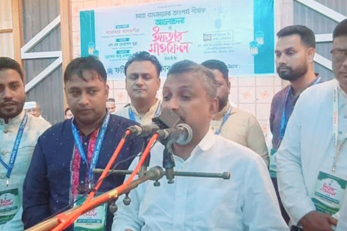 1772523580-000a4a4a77d3a3120ffb4d2315446002 বস্তুনিষ্ঠ সাংবাদিকতায় উঠে আসবে দুর্ভোগ ও সম্ভাবনার চিত্র : সরোয়ার আলমগীর