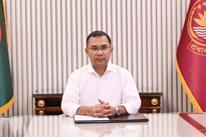 বিলবোর্ড-ব্যানারে নিজের ছবি দেখে সরানোর নির্দেশ প্রধানমন্ত্রীর