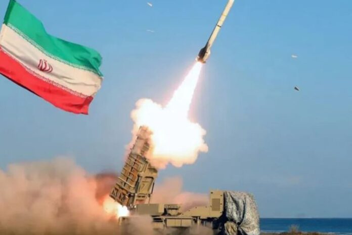 1772536387-2027bc27e0c132d09de4cf5101ef7a33 ইসরায়েলের মধ্যাঞ্চলে ইরানি ক্ষেপণাস্ত্রের আঘাত