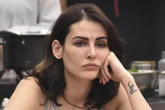 নিরাপত্তাহীনতায় ভারত ছাড়ছেন অভিনেত্রী, কণ্ঠে হতাশার সুর