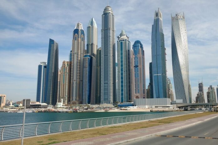 1772558674-d0096ec6c83575373e3a21d129ff8fef দুবাই ও আবুধাবিতে বিকট বিস্ফোরণের শব্দ