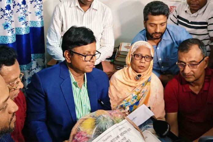 1772597293-d910c0bfa749cd12cea822ced3c1f8b7 ধানের শীষে ভোট দিতে চাওয়া সেই অসুস্থ বৃদ্ধার পাশে প্রধানমন্ত্রী