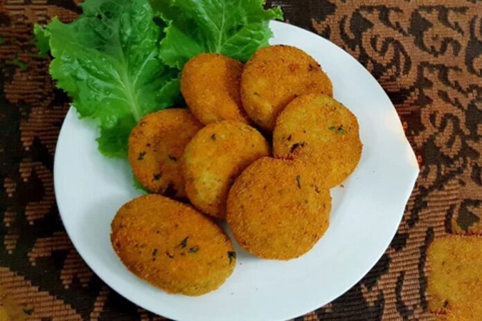 1772598052-6c43b8ffa8823620d3a4ef7a266c83cd ইফতারে মজাদার চিকেন চপ, ঘরেই বানান সহজ রেসিপিতে