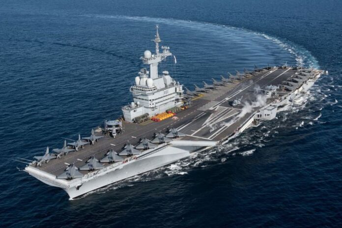 ভূমধ্যসাগরে বিমানবাহী রণতরী ‘চার্লস দ্য গল’ পাঠাচ্ছে ফ্রান্স