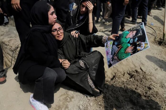 ইরানের হুঁশিয়ারির পরও যুক্তরাষ্ট্র-ইসরায়েল যুদ্ধে বিভক্ত ইউরোপ