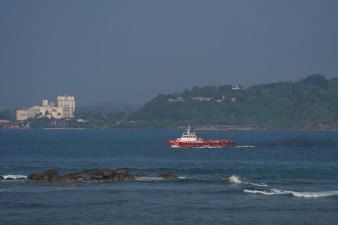 শ্রীলঙ্কা উপকূলে ইরানি যুদ্ধজাহাজে হামলা, এখনও নিখোঁজ শতাধিক নাবিক