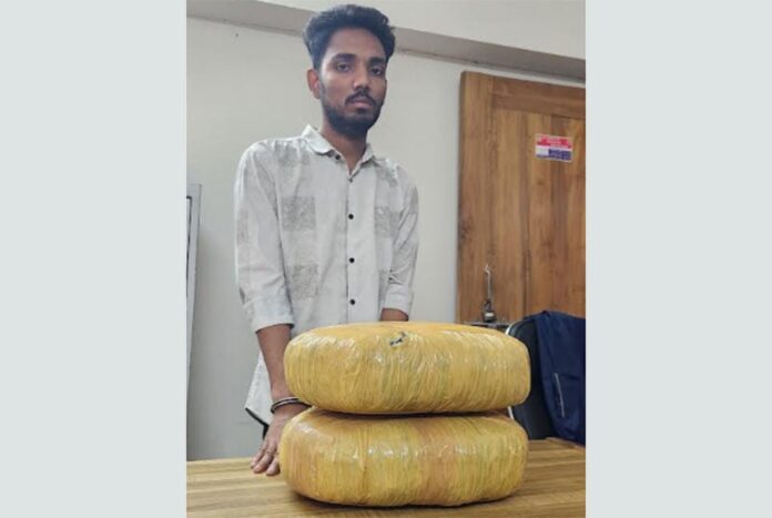 1772633625-e461e5eb0c36ebcb2f29e708157e2417 গোপালগঞ্জে গাঁজাসহ যুবক গ্রেফতার