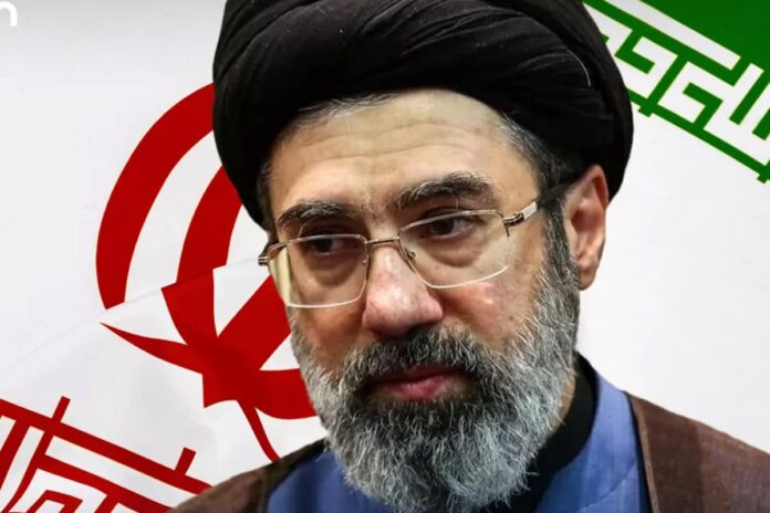 ইরানে আলোচনার কেন্দ্রে থাকা কে এই মোজতবা খামেনি?