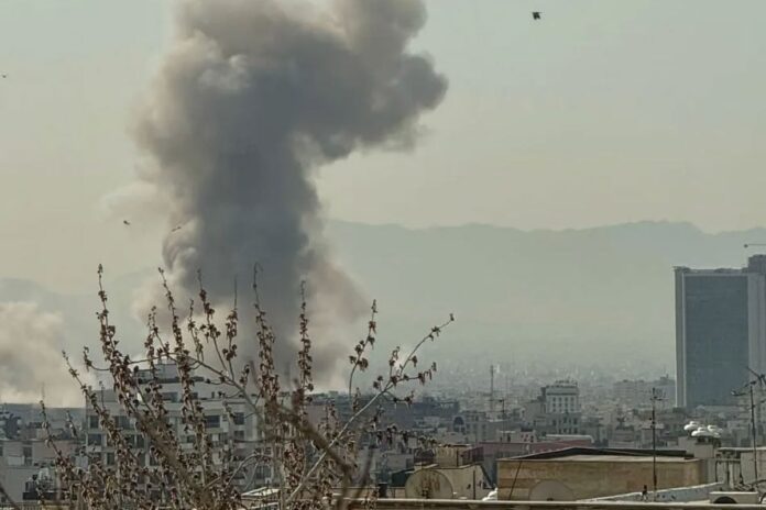 ইরানের আবাসিক এলাকা শিরাজে মার্কিন-ইসরায়েলি হামলায় ২০ জন নিহত