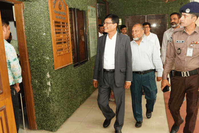 প্রতিরক্ষা হিসাব কার্যালয়সমূহ পরিদর্শন করলেন সিএজি
