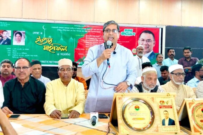 প্রধানমন্ত্রীর সুস্বাস্থ্য কামনায় বগুড়ায় দোয়া ও ইফতার