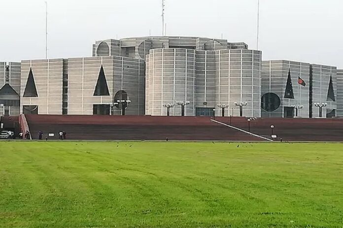 অভিজ্ঞরা পাবেন অগ্রাধিকার