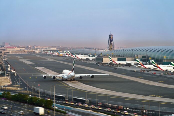 দুবাই আন্তর্জাতিক বিমানবন্দর বন্ধ থাকলে প্রতি মিনিটে ক্ষতি ৭.৫০ লাখ পাউন্ড