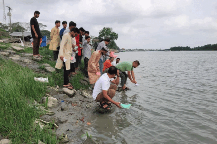 1773497767-eb4671cfc1e89a1e9b279c3afd578c28 কাগজের নৌকা ভাসিয়ে নদী বাঁচানোর ডাক