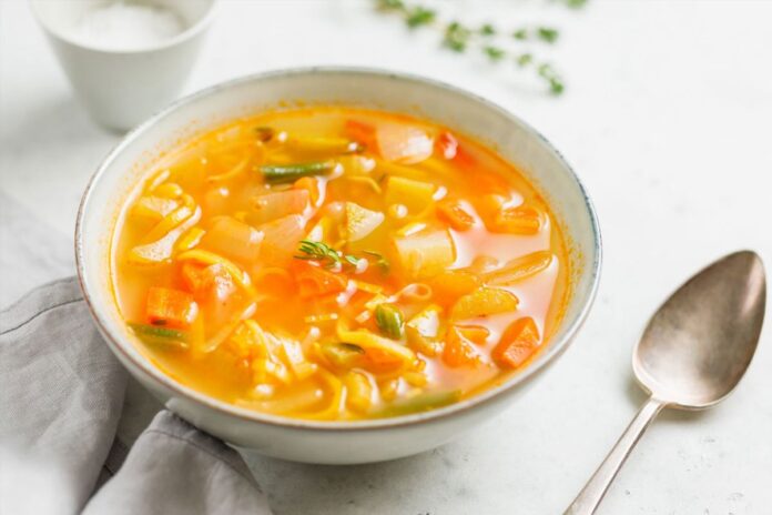 রমজানে শরীর সতেজ রাখতে রাতে খান মিক্সড ভেজিটেবল স্যুপ