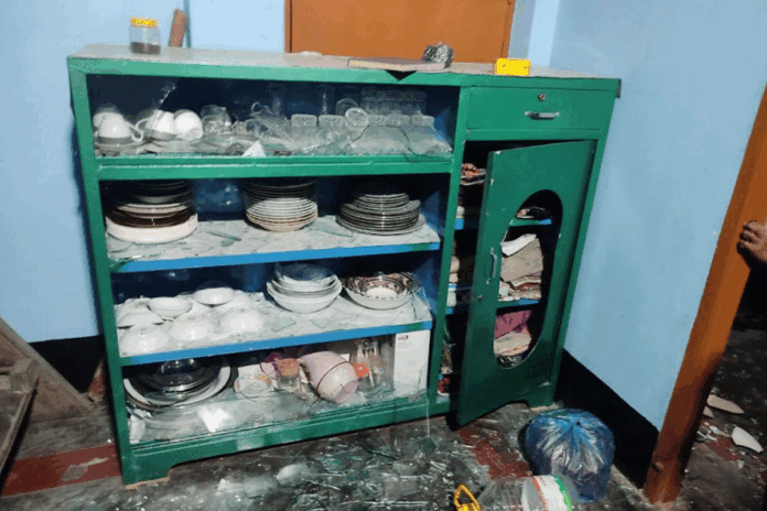 কারামুক্ত হয়ে বাড়ি ফেরার পথে কুপিয়ে জখম, ভাঙ্গায় বাড়ি ভাঙচুর