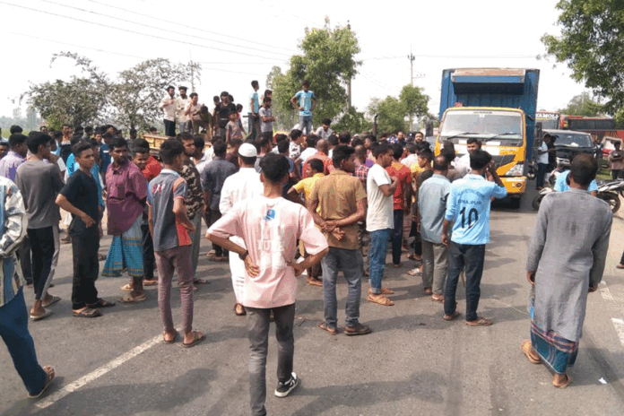 ফুলবাড়ীতে বাসচাপায় পথচারী নিহত