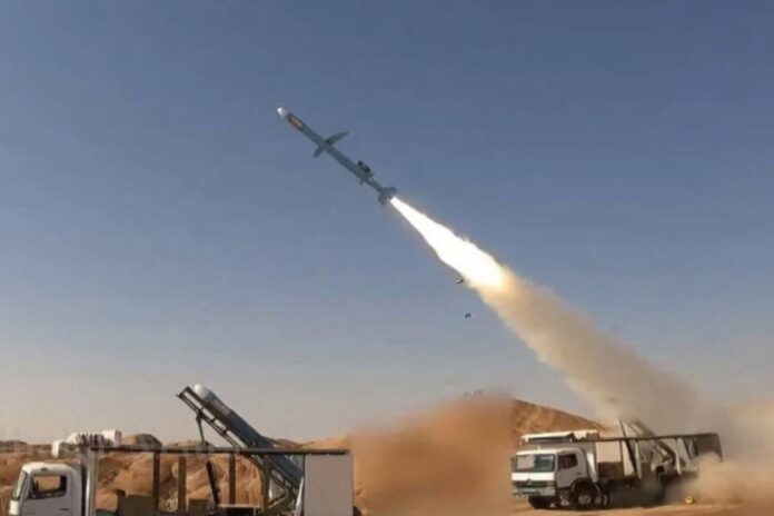 বড় হামলার পূর্বাভাস, সৌদি-কাতার-আমিরাতকে দ্রুত জ্বালানি ক্ষেত্র ফাঁকা করতে বলল ইরান