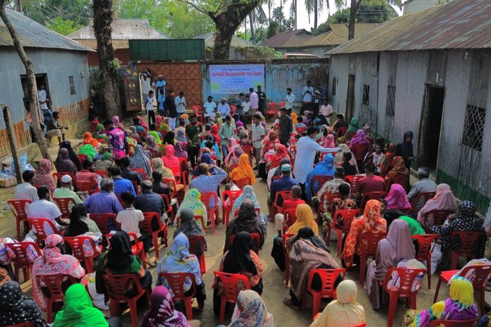ঝিনাইগাতীতে সুবিধাবঞ্চিত পরিবারের মাঝে ঈদ বাজার বিতরণ