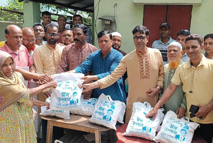 শাজাহানপুরে দুই হাজার অসহায় পরিবার পেল ঈদ উপহার