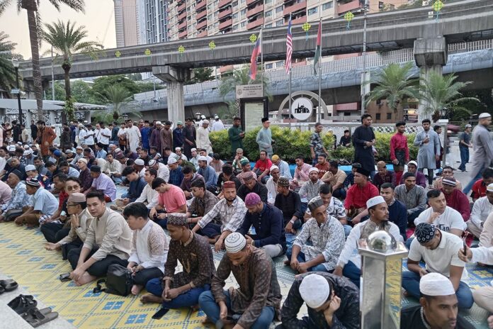 মালয়েশিয়ায় উদযাপিত হচ্ছে পবিত্র ঈদুল ফিতর