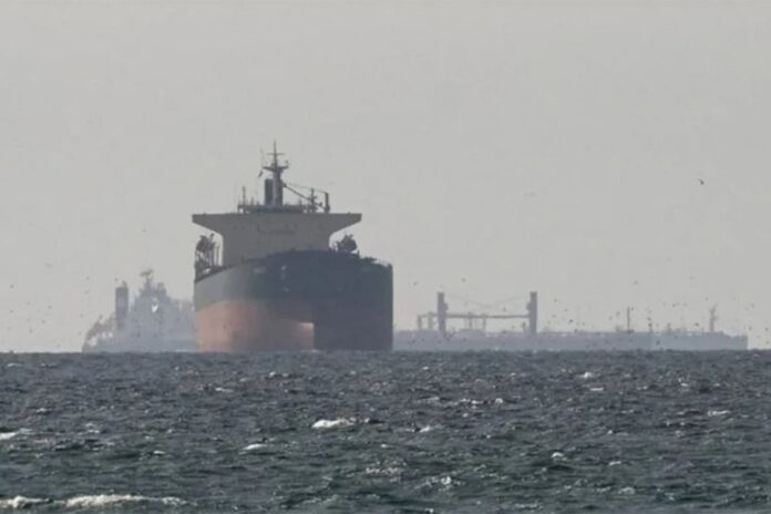 হরমুজ প্রণালিতে জাপানের মতো দেশগুলোর জাহাজ চলাচলের সুযোগ দেবে ইরান