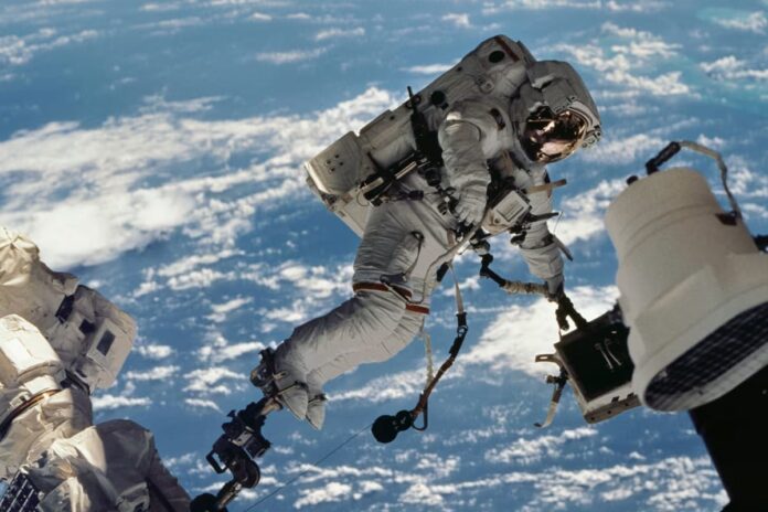 1774101137-62bf1edb36141f114521ec4bb4175579 মহাকাশ থেকেও যুক্তরাষ্ট্রের জন্য দুঃসংবাদ