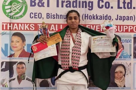 1774175838-ae566253288191ce5d879e51dae1d8c3 নেপালে সেরা খেলোয়াড় হয়ে চমকে দিলেন বাংলাদেশের ফাবিহা