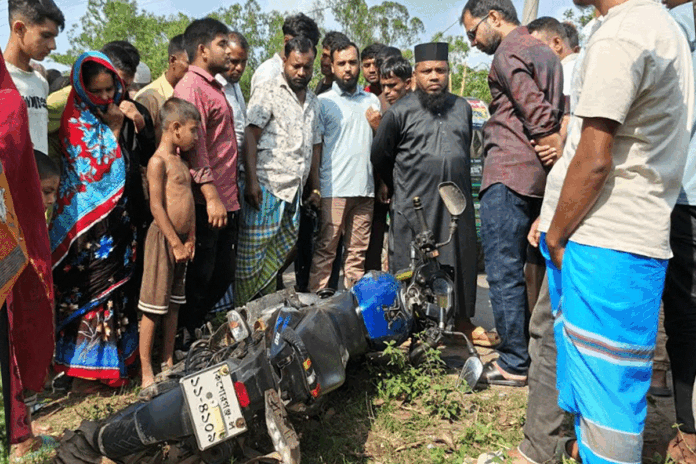 1774178284-bde7cf9049e122a728d29f2213bb2b67 কুলিয়ারচরে পিকআপ চাপায় মোটরসাইকেলের দুই আরোহী নিহত