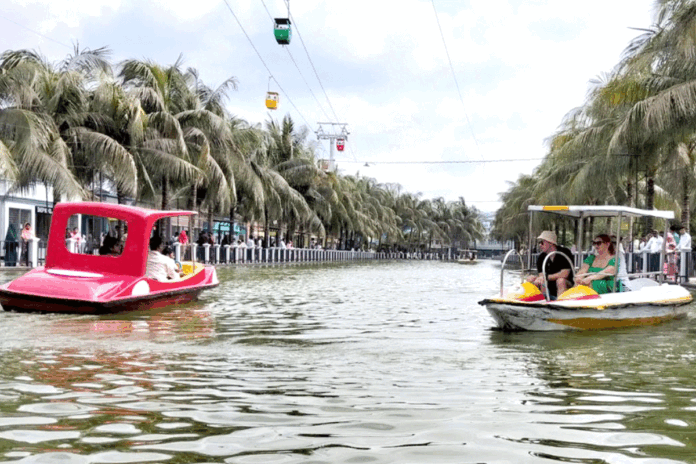 বগুড়ার বিনোদনকেন্দ্রে ভিড়, আগ্রহের কেন্দ্রে ক্যাবল কার
