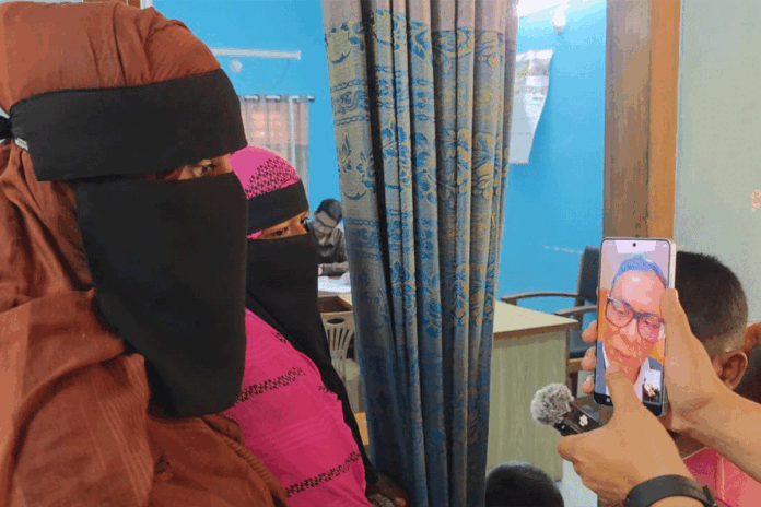 এবার আরেক হাসপাতালে ভিডিও কলে ‘হাজিরা খাতা তলব’ স্বাস্থ্য প্রতিমন্ত্রীর