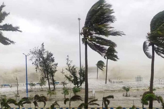 সন্ধ্যার মধ্যে যেসব অঞ্চলে ৬০ কিমি বেগে ঝড়ের শঙ্কা