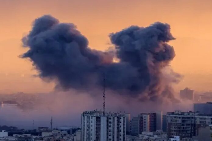 1774536509-dd7edc17ad84893a9c819f3cdef714a1 ইসরায়েলের পরমাণু বিদ্যুৎকেন্দ্রে ইরানের ভয়াবহ হামলা