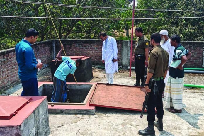 1774647823-6fa2f115c58383503c70aedcc3ba4009 ‘তেল নেই’ লিখে বিক্রি বন্ধ, পাম্পে মিলল প্রায় ১০ হাজার লিটার জ্বালানি