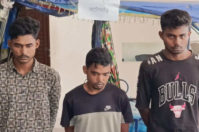 মানিকগঞ্জে মস্তকবিহীন লাশ উদ্ধার, গ্রেফতার তিন