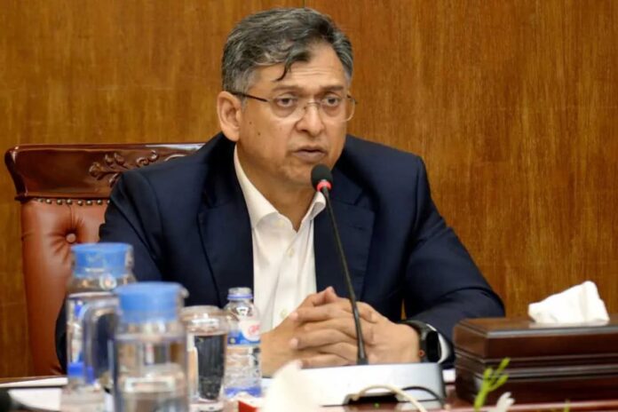 আন্তর্জাতিক বাজারে ঊর্ধ্বগতি হলেও দেশে তেলের দাম বাড়ছে না : স্বরাষ্ট্রমন্ত্রী