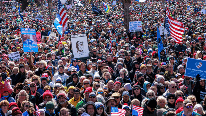 ট্রাম্পবিরোধী ‘নো কিংস’ বিক্ষোভে উত্তাল যুক্তরাষ্ট্র