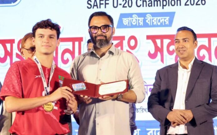 1775461605-32258a2e5ab2927ff66dad6088ff8a8f সাফজয়ী যুবাদের সংবর্ধনা ও অর্থ পুরস্কার দিলেন ক্রীড়া প্রতিমন্ত্রী