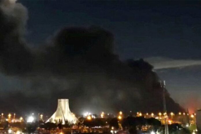 1775552349-4123688424dcb9f1f4ee0d7af4489f8d তেহরানের সিনাগগে ক্ষেপনাস্ত্র হামলা যুক্তরাষ্ট্র-ইসরায়েলের