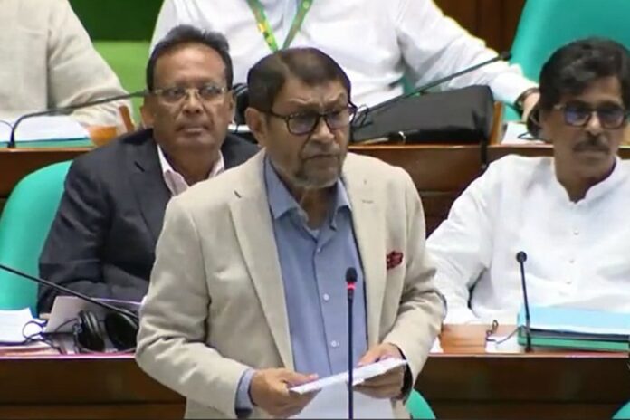 1775649328-d3b83979ed401d5272aad1f99e3de5ac গ্রামীণ চিকিৎসা সেবায় ‘পল্লী ডাক্তার’ মডেল চালুর উদ্যোগ